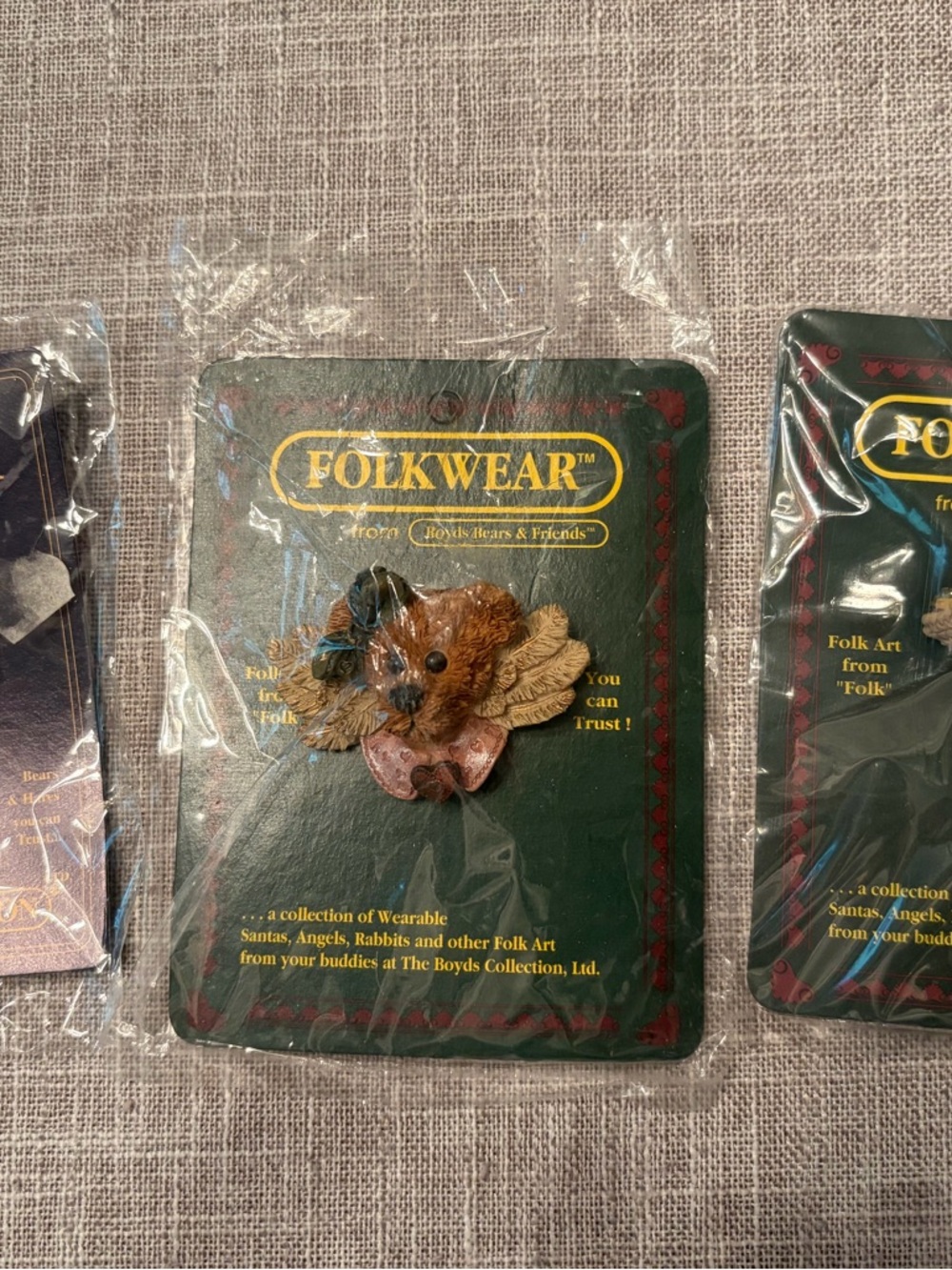 Folkwear-Boyd’s Bears- Pins- Boyds Bears and Friends - Bearwear
